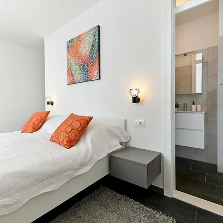 Crowonder House Helora With Swimming Pool - Crowonder Luxury Rent *